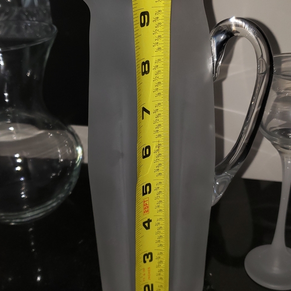 Frosted glass pitcher and 2 glasses or vases - Picture 5 of 8